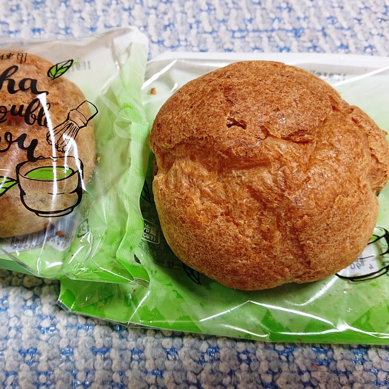 抹茶ラテダブルシュー(シャトレーゼ 南加瀬店)