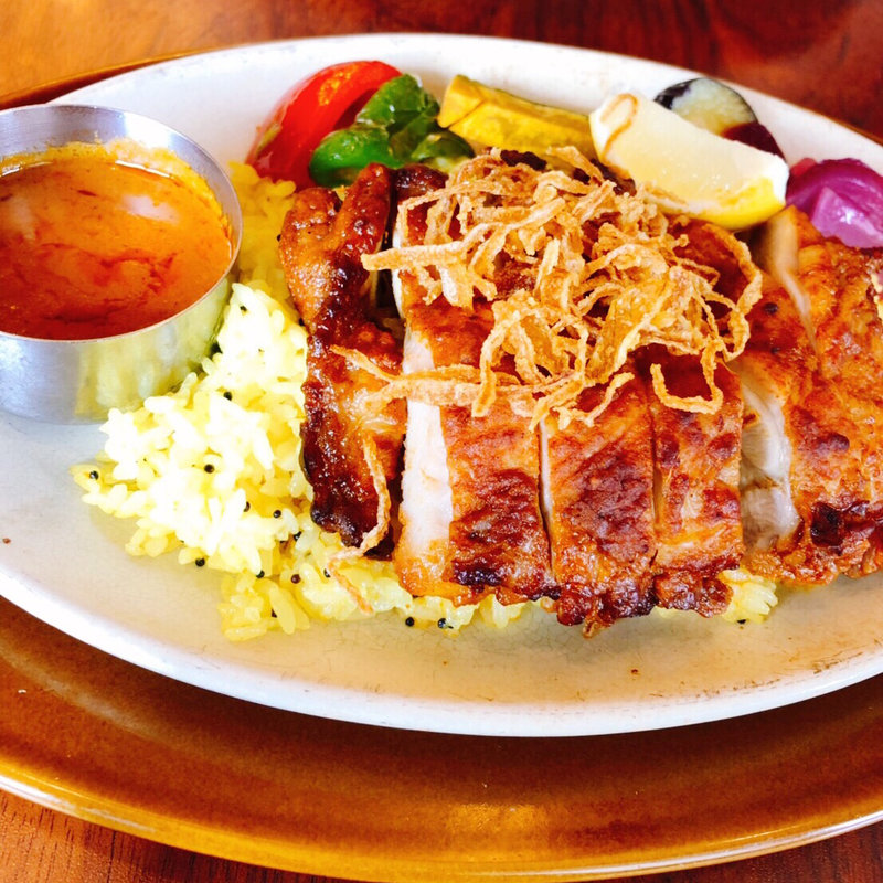 タンドリー風チキンピラフ  バター&カシューナッツトマトカレー(ロイヤルホスト)