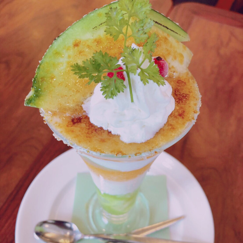 焦がしメロンのブリュレパフェ(ロイヤルホスト)