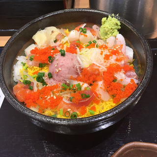 海鮮ちらし丼(まぐろ市場 上野アメ横店)