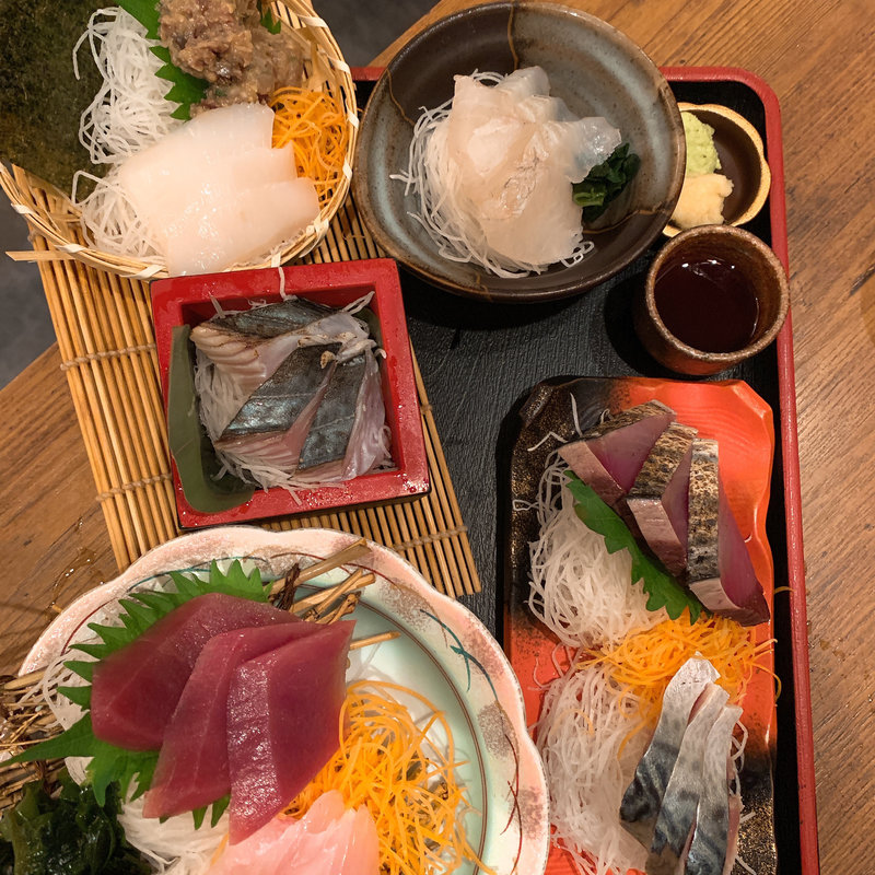 刺身六点盛(弥平 横浜鶴屋町店)