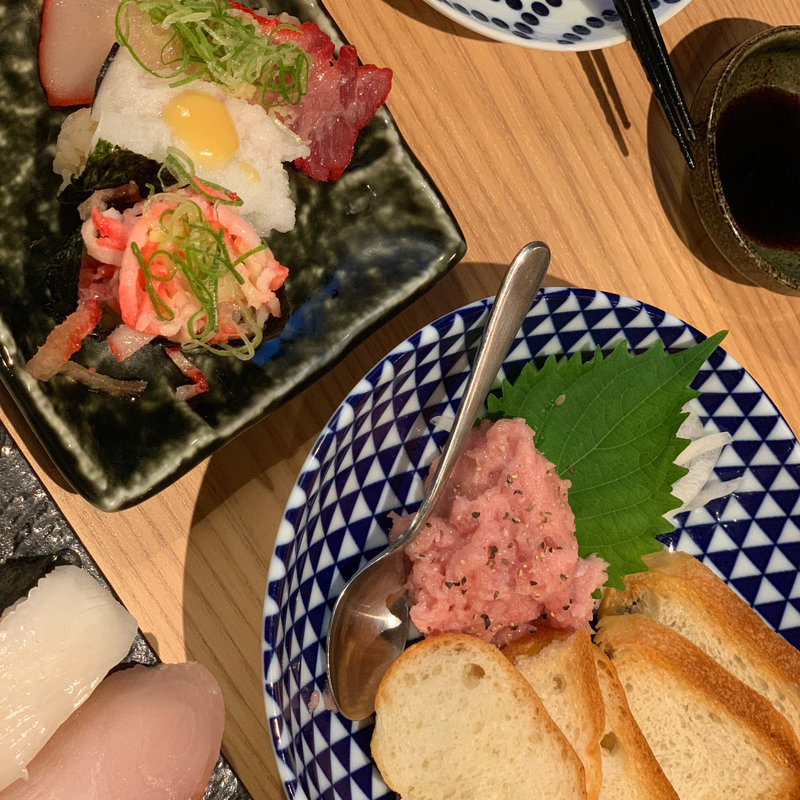 ねぎまぐろとオリーブオイルの素敵すぎる出会い(鮨・酒・肴 杉玉 西宮北口)