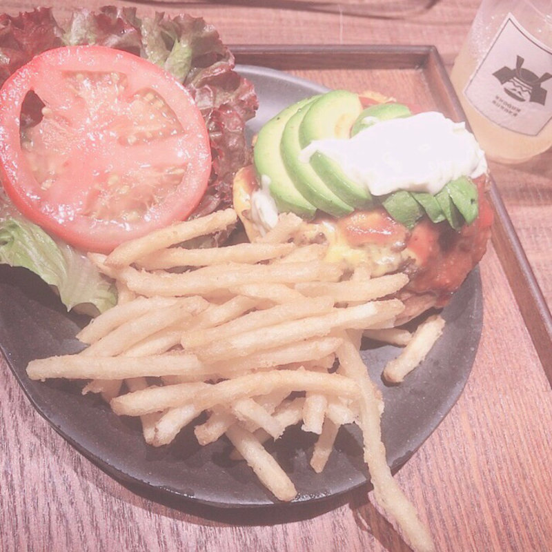 ハンバーガー(トッピングアボカド)(SHOGUN BURGER 新宿1号店)