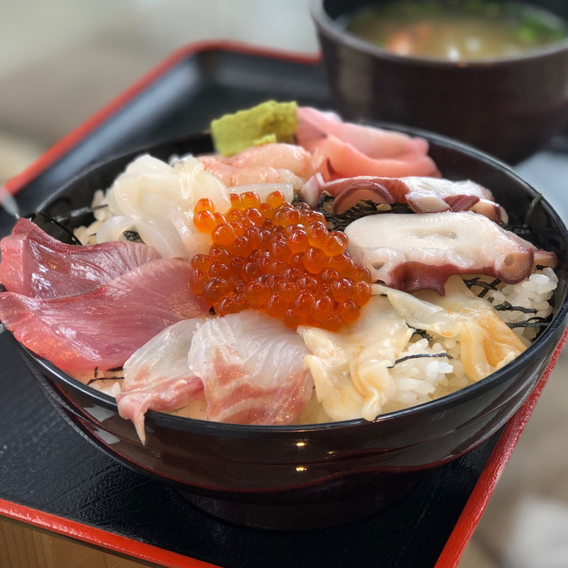 特盛海鮮丼(地魚工房 )