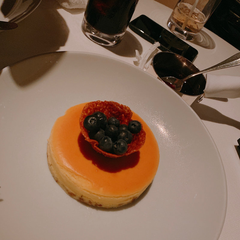 ベイクドチーズケーキ ブルーベリー(ステーキハウス オークドア)