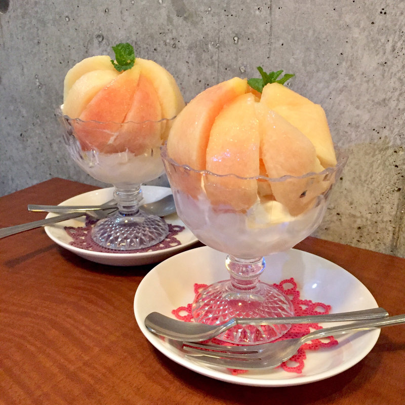 桃だけパフェ(チンクエチェント )