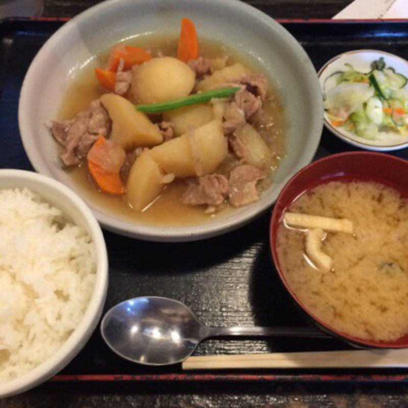 【限定得々】肉じゃが定食(まんぷく食堂 浦安店)