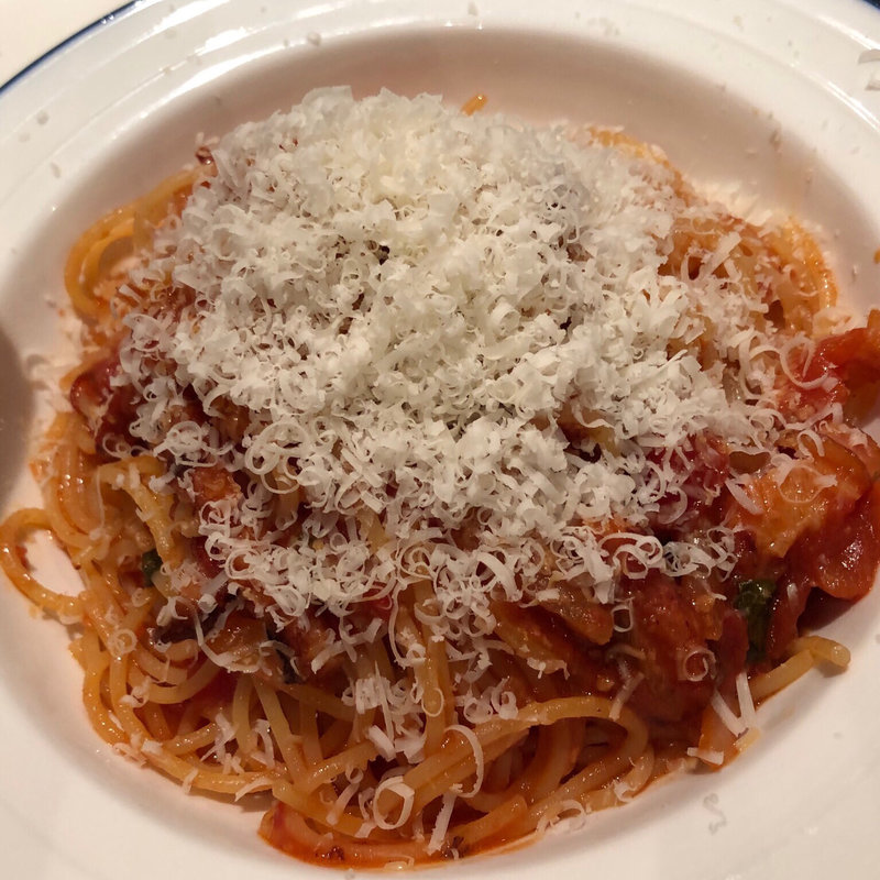 ベーコンとタマネギのトマトソース アマトリチャーナ(イタリア料理  CIBI)