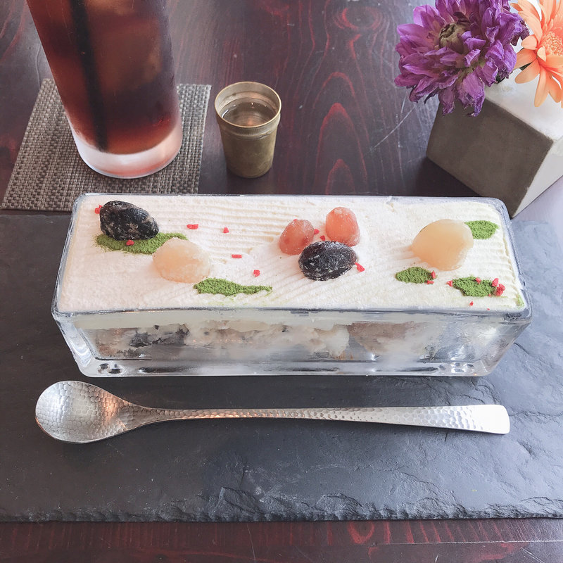 京番茶のガナッシュと甘納豆のティラミス風パフェ(カフェ中野屋)