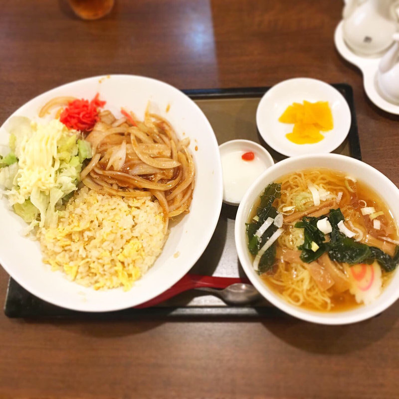 曜日替わりまんぷく定食+半ラーメン(華蓮 )