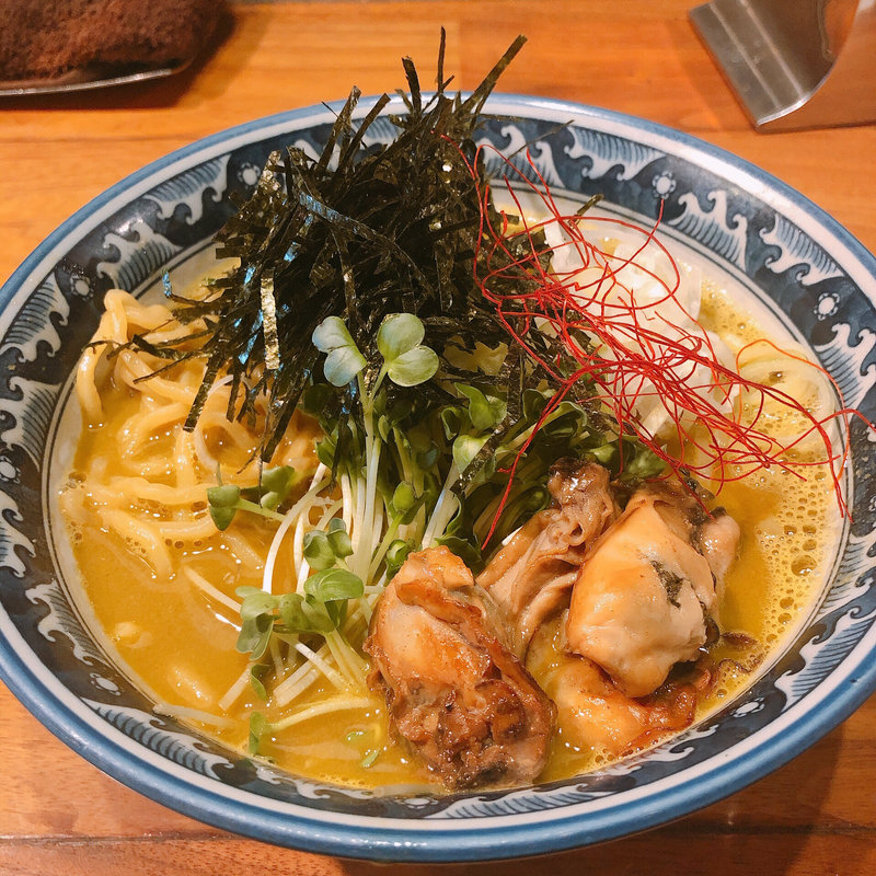 牡蠣･拉麺＋牡蠣2個トッピング＋サービス券煮玉子(麺や佐市)