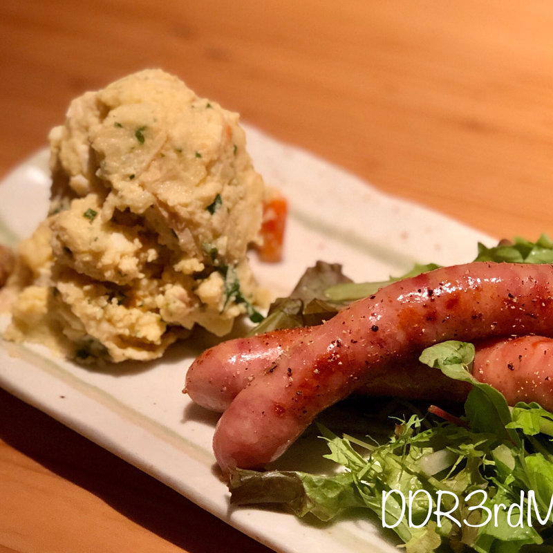 比内地鶏ソーセージと自家製ポテトサラダ(秋田比内地鶏生産責任者の店　本家あべや 秋田店 )