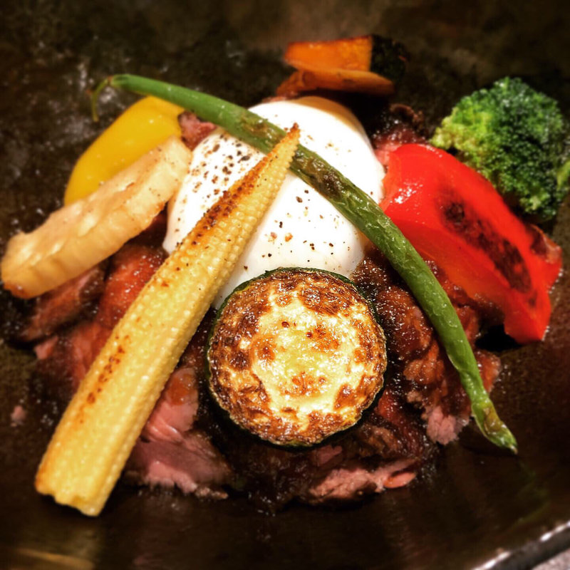 自家製ローストビーフ丼(Dining&Cafe Sweets Okada)