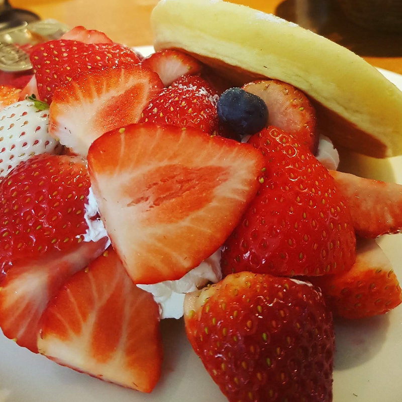 いちごのパンケーキ(果樹園 リーベル 目黒店)
