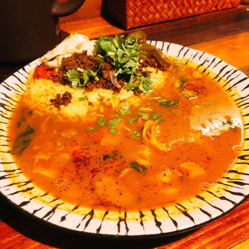 野菜カレーとキーマのハーフ&ハーフ(般ﾟ若（ぱんにゃ）)