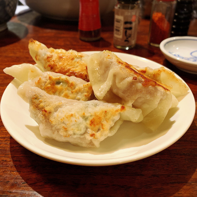 ぎょうざ(メシ酒場 鈴木ちゃん)