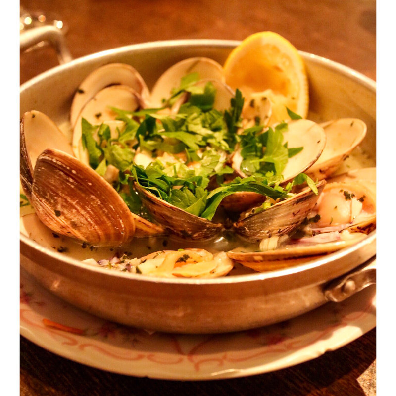 ハマグリのアルガルヴェ風酒むし(マル・デ・クリスチアノ Mar de Cristiano)