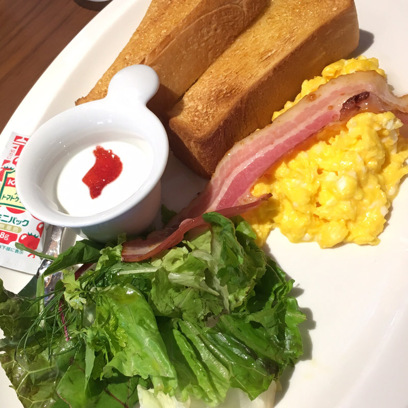 スクランブルエッグとトーストのプレート(むさしの森珈琲 川口元郷店)