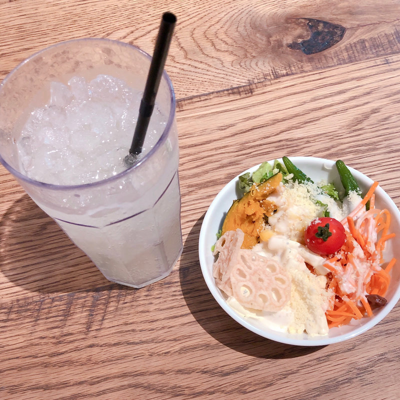 サラダビュッフェ & ドリンク(8 EIGHTH BEEF(エイトビーフ) ステーキ＆ハンバーガー専門店)