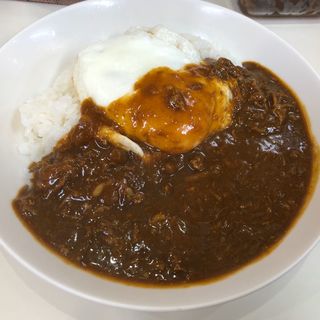 牛すじカレー+目玉焼き(松家カレー )