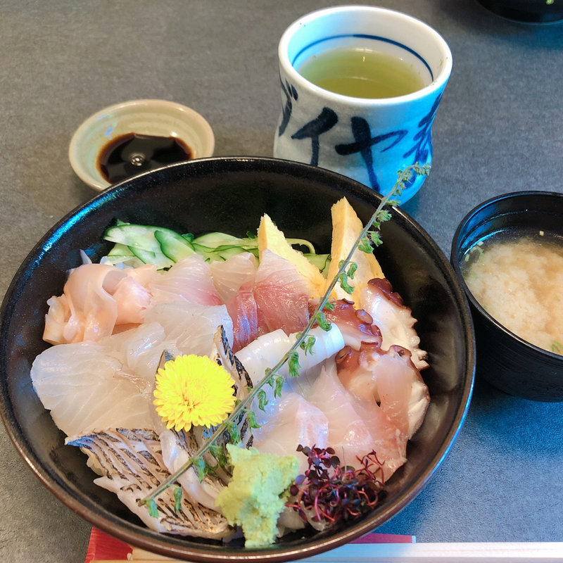 ちらしセット(ダイヤ寿司)