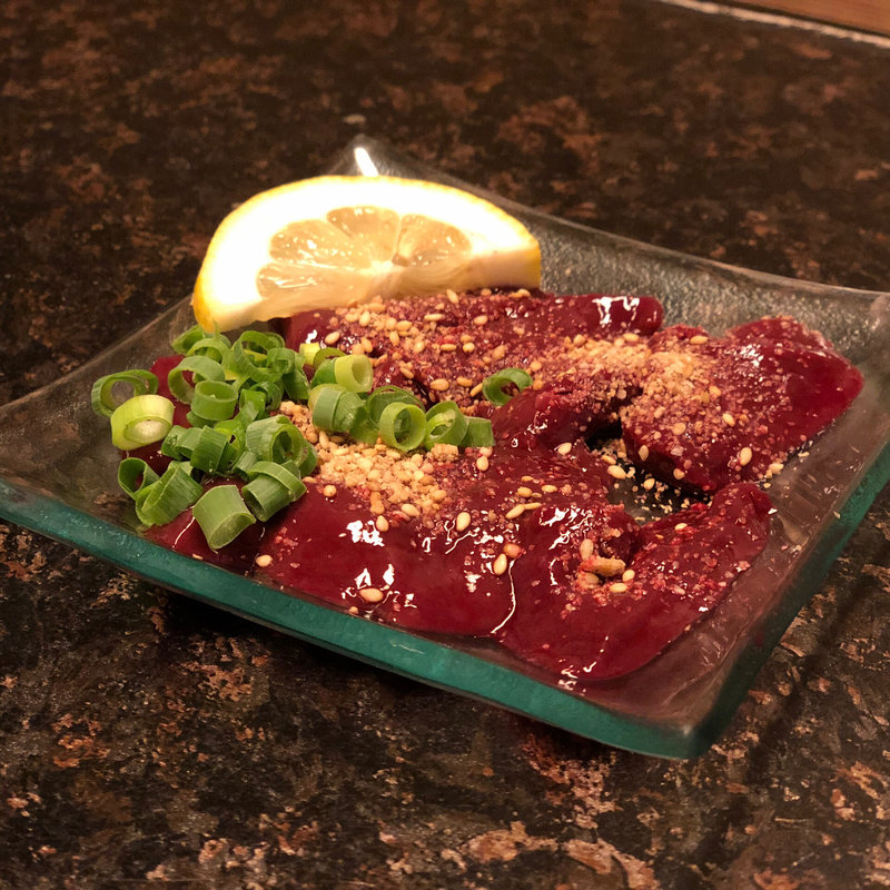 炙りレバ刺し(必殺！ホルモン焼ゴーダキング （【旧店名】大衆焼肉酒場 ホルモンキング）)