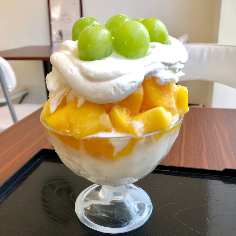 シャインマスカットのかき氷(トルクーヘン)