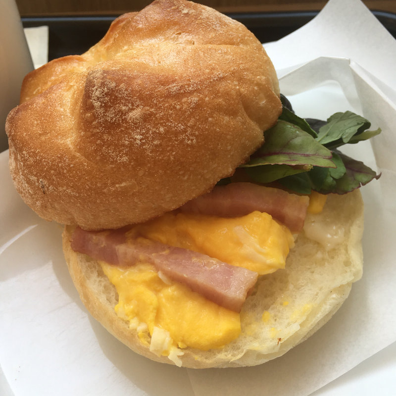 モーニングBセット(カフェ・ベローチェ 末広町店)