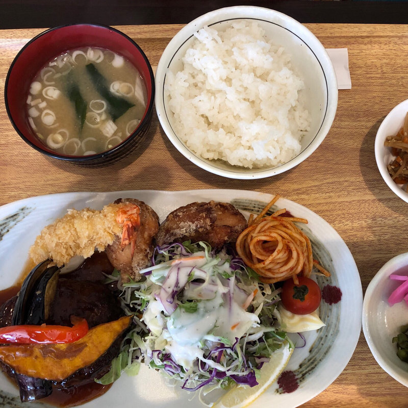 和風ハンバーグ盛合定食(May30)