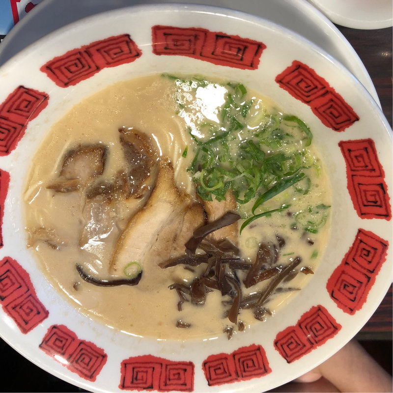 本格濃厚博多とんこつラーメン(バーミヤン高松松島店)
