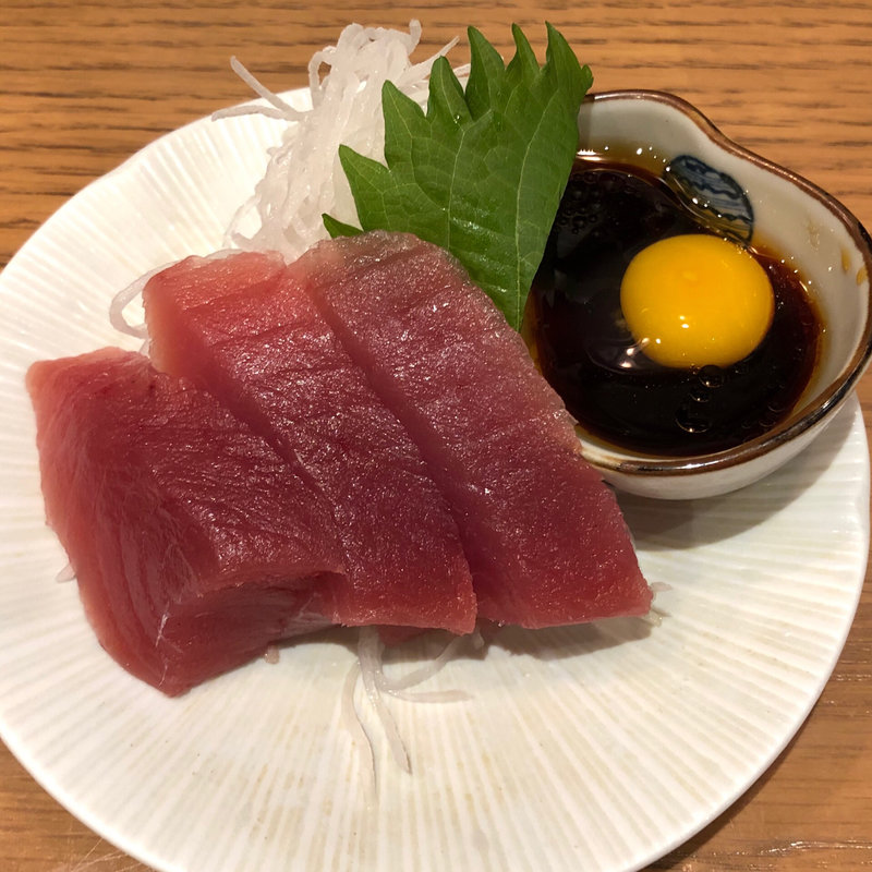 ミナミマグロの黄身醤油(酒房 ワビスケ ルシアス店)