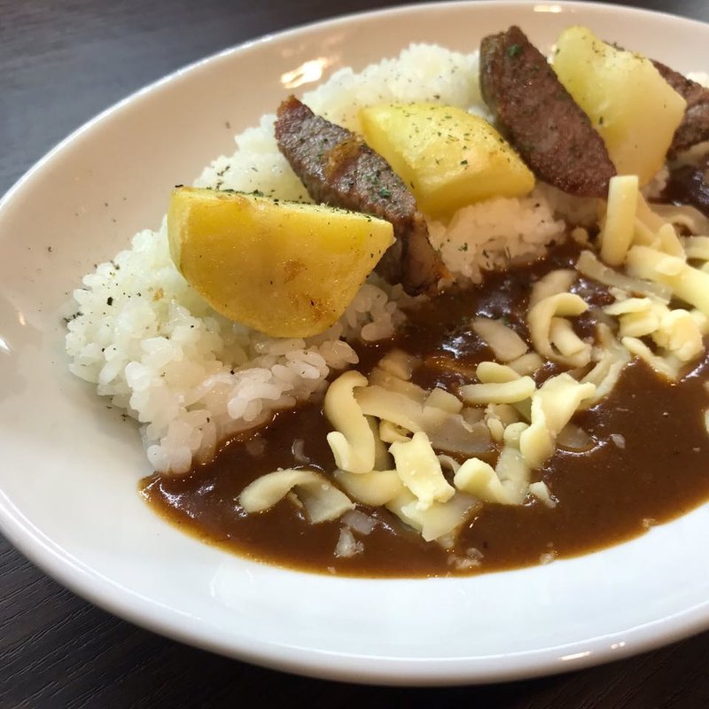 ジャーマンポテトカレー S チーズトッピング(ギンミカレー)