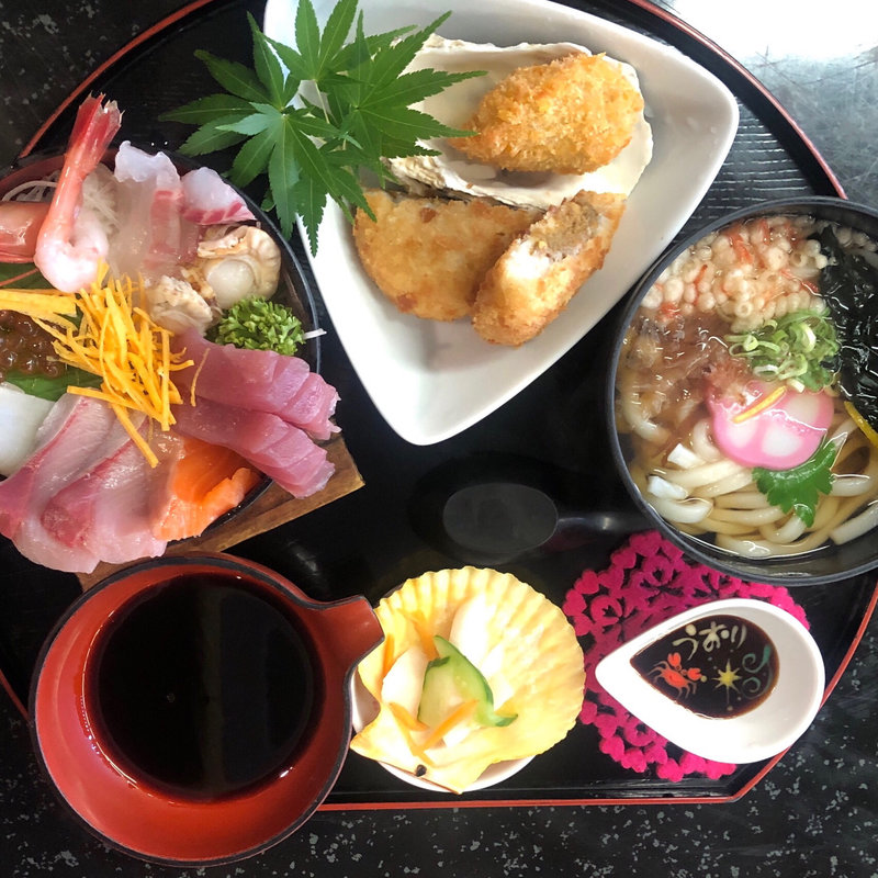 よくばりミニ海鮮丼(新鮮処 魚里)