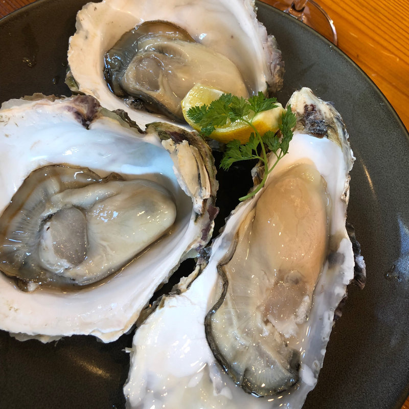 牡蠣セット(ワインダイニング 「街角グラス」 町田)