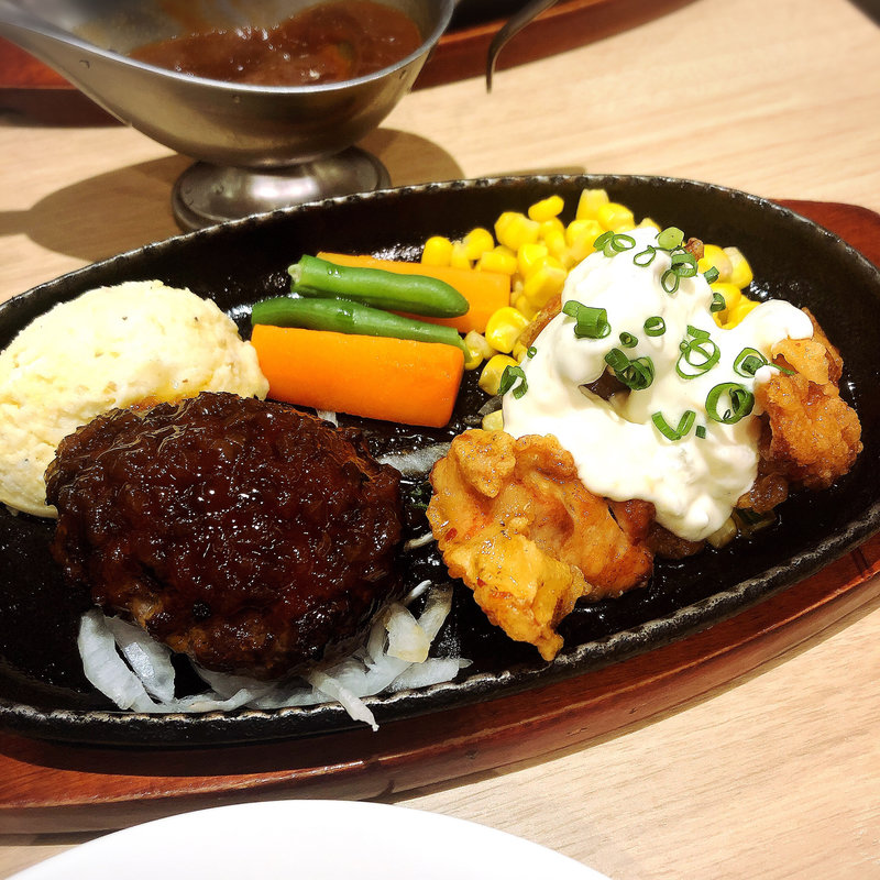 黒毛和牛ハンバーグ&チキン南蛮(北海道 くろまる 上野店)