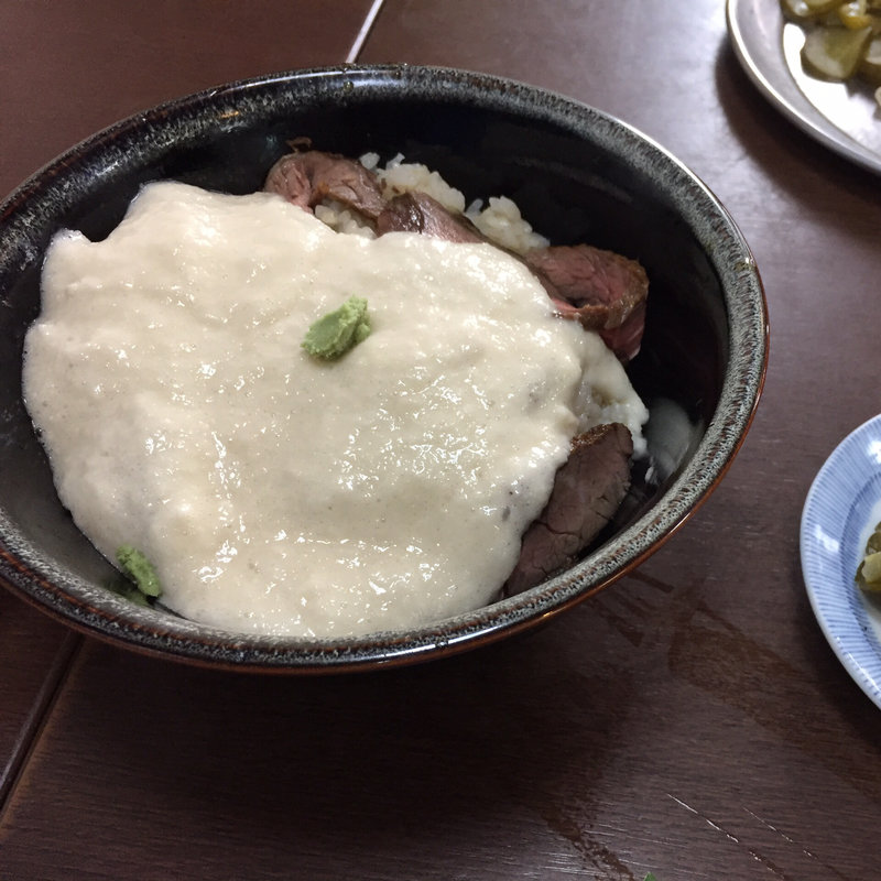 牛とろ丼(大手食堂)