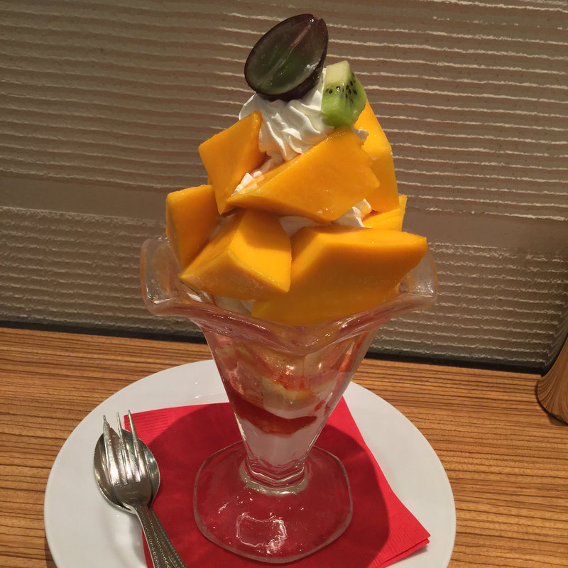 宮崎マンゴーパフェ(ミキ フルーツ)