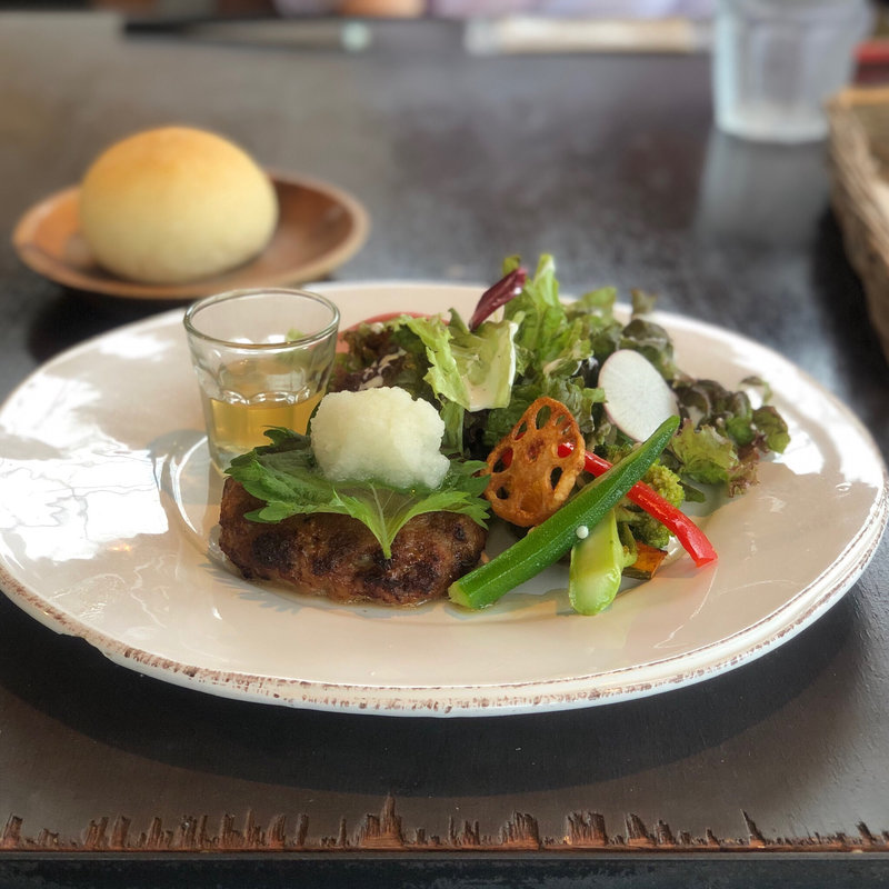 自家製ハンバーグ(キッチン ワーク ペコリーノ)