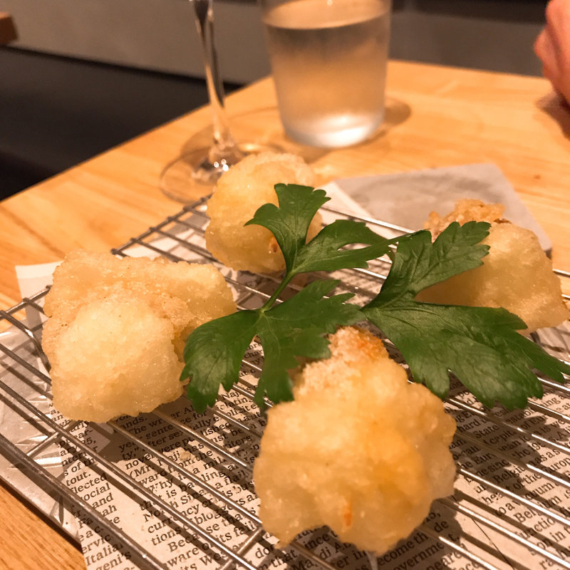 スモークチーズと淡路玉ねぎの天ぷら(EBISU FRY BAR エビスフライバル)