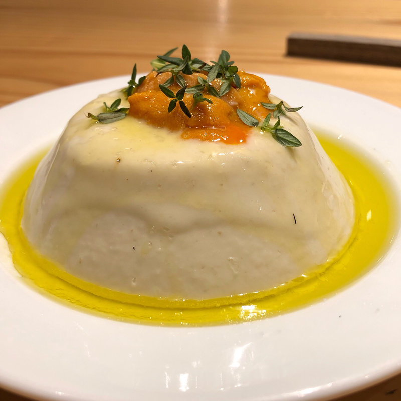 白いとうもろこしの冷やっこ 生うにのせ(ファロ)