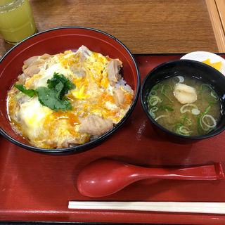 近江鶏親子丼(近江多賀亭 EXPASA多賀)