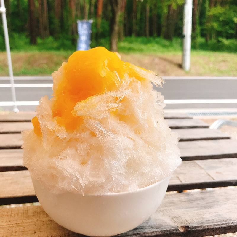 かき氷 （マンゴー）(マナマハロ )