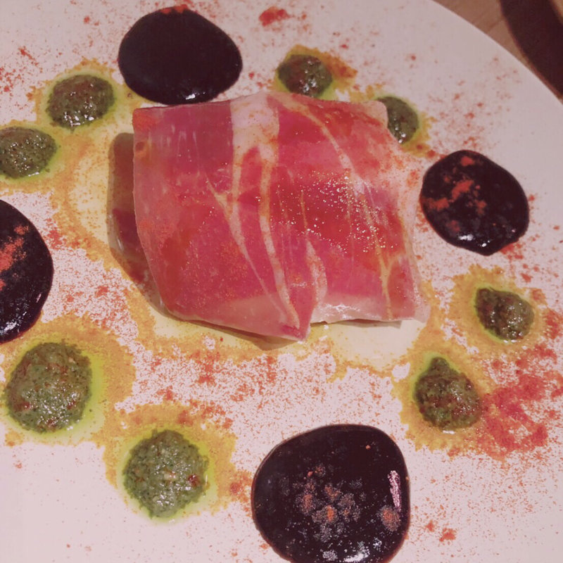 生ハムのフレッシュチーズ包み(WE ARE THE FARM 恵比寿店)