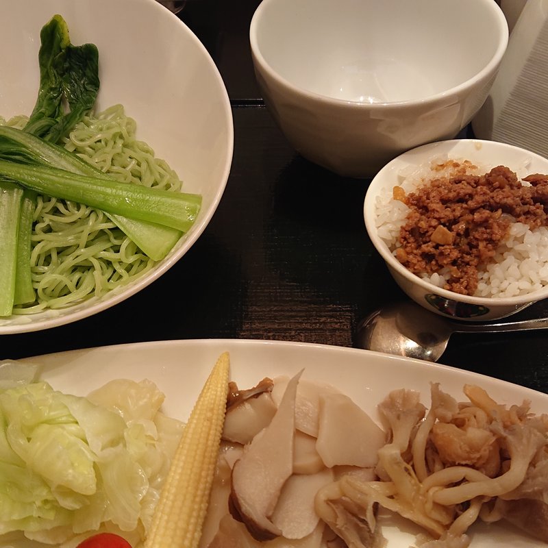 ◆薬膳湯つけ麺セット（辛口）(薬膳火鍋専門店天香回味 銀座店)