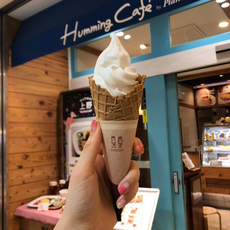 ソフトクリーム(ハミングカフェ　バイ　プレミーコロミィ ecute上野店 （Humming Cafe By Plame Collome）)