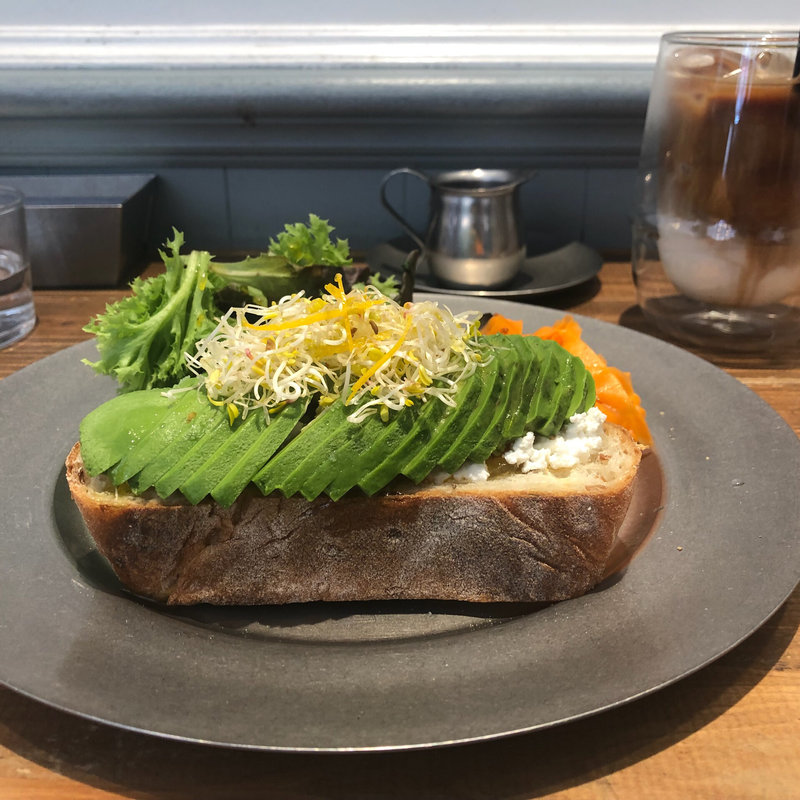 アボカドトースト(Lounge1908 cafe)