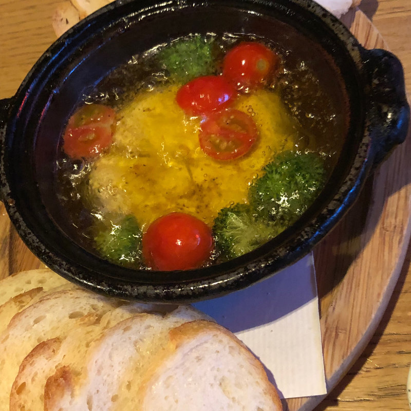 カマンベールのアヒージョ(やきとんひなた 大山店)