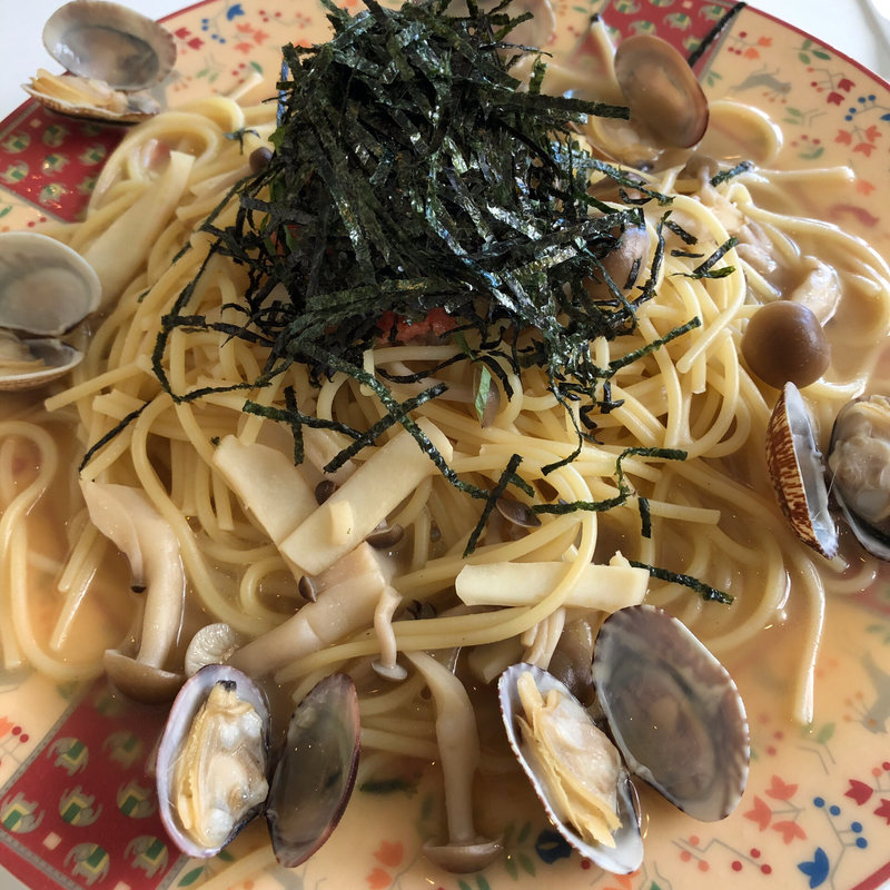 イカとアサリとしめじと明太子のパスタ(リーガル)