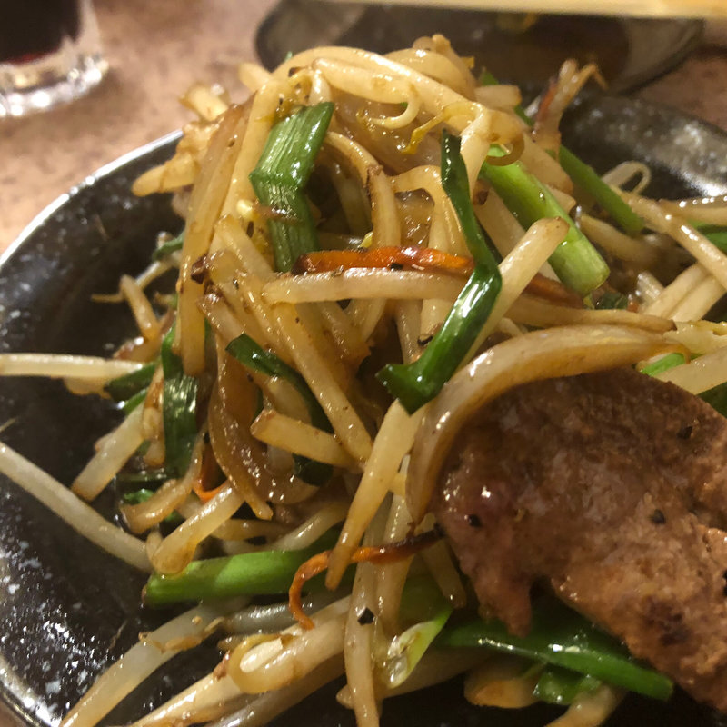 レバーニラ炒め、カキフライ、ししゃも、キムチ（各）(呑ん気 （のんき）)