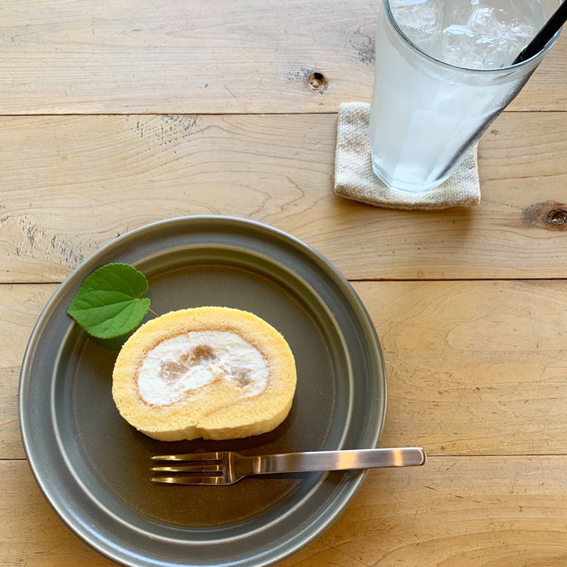 桃のロールケーキ(テントン)